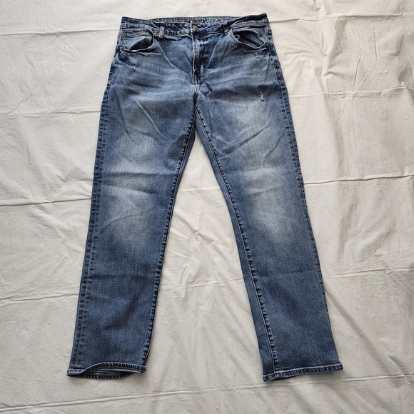 American Eagle Outfitters Light Blue Straight Jeans - Picture 3 of 11